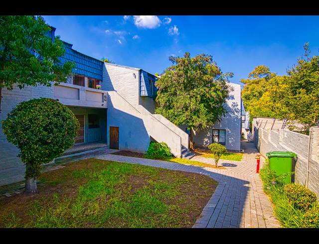 3 BEDROOM APARTMENT TO LET IN BRYANSTON